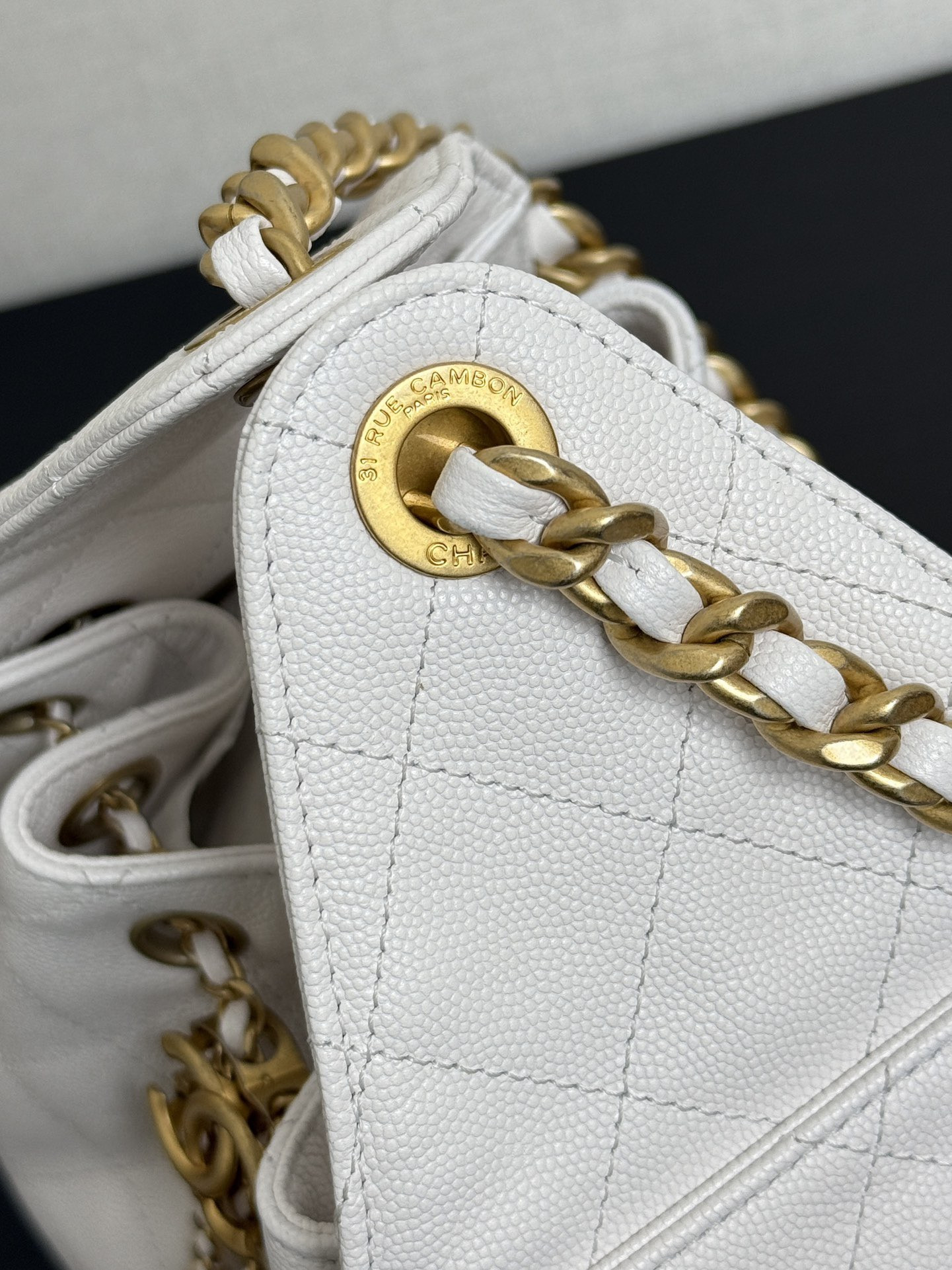 Ch*el 25c bucket bag 26x30x14cm