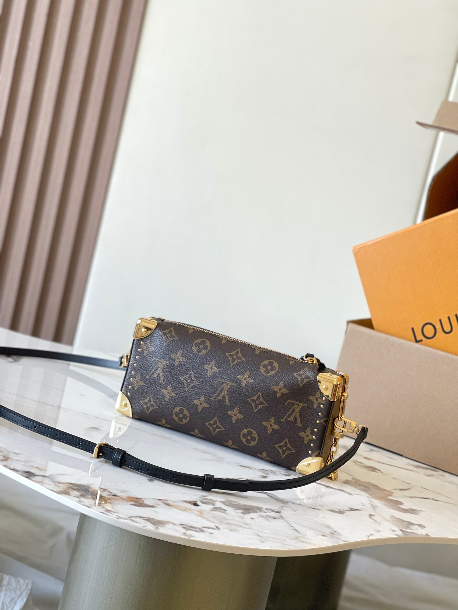 LV Slim Trunk M13147 12x4x23cm