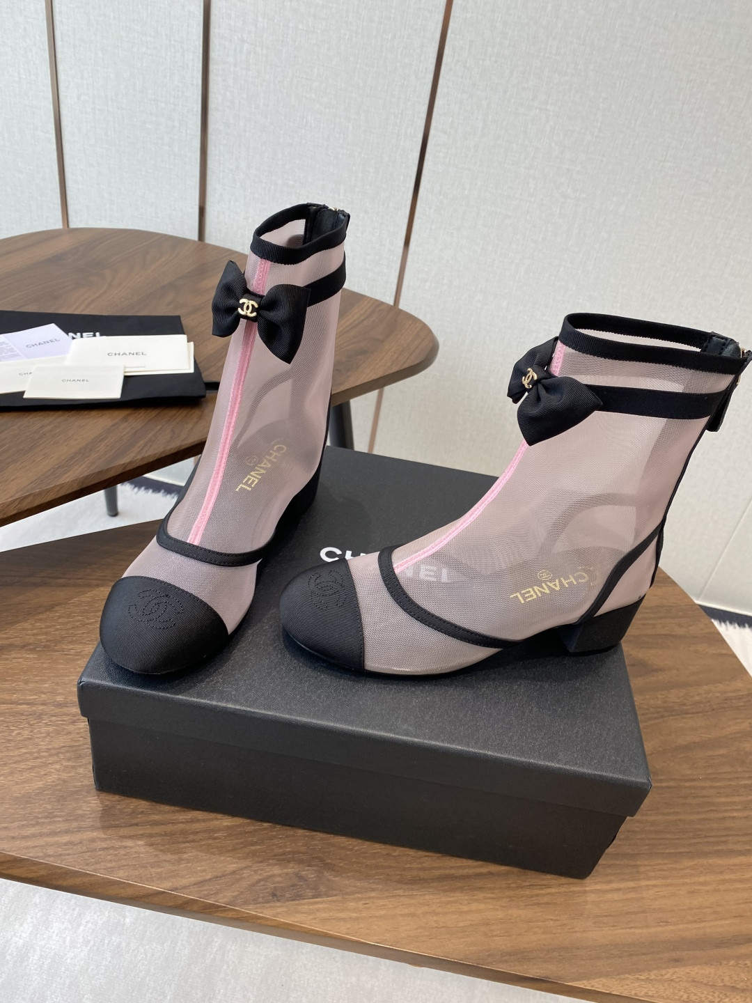 ua Ch*el short boots 5cm heel